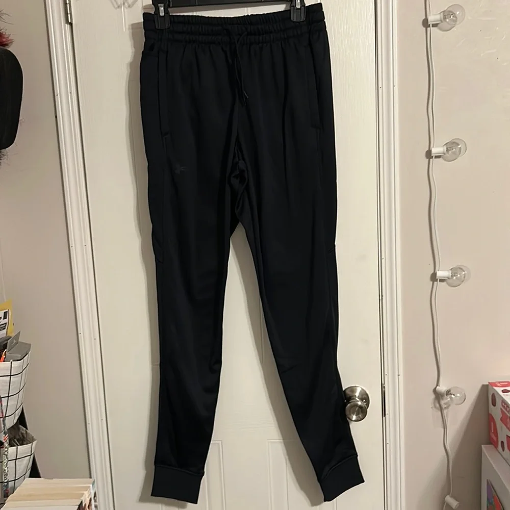 Men’s Under Armour fleece joggers